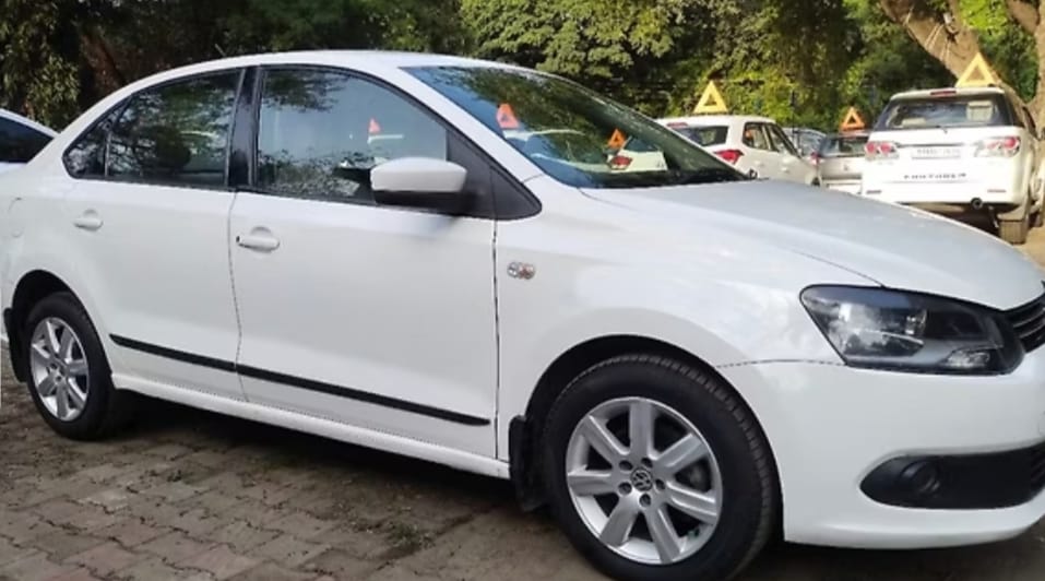 Volkswagen Vento(2014-2015) Highline Petrol At