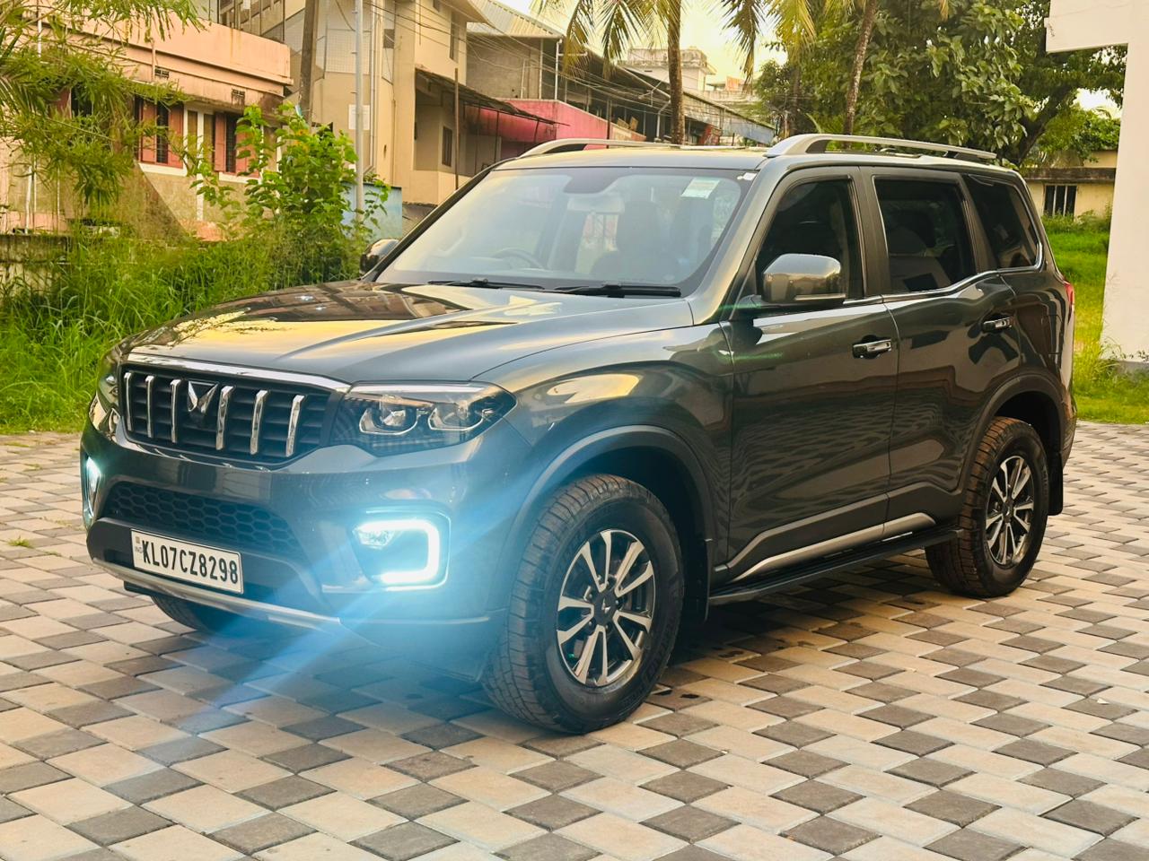 Mahindra Scorpio(2020-2022) S9