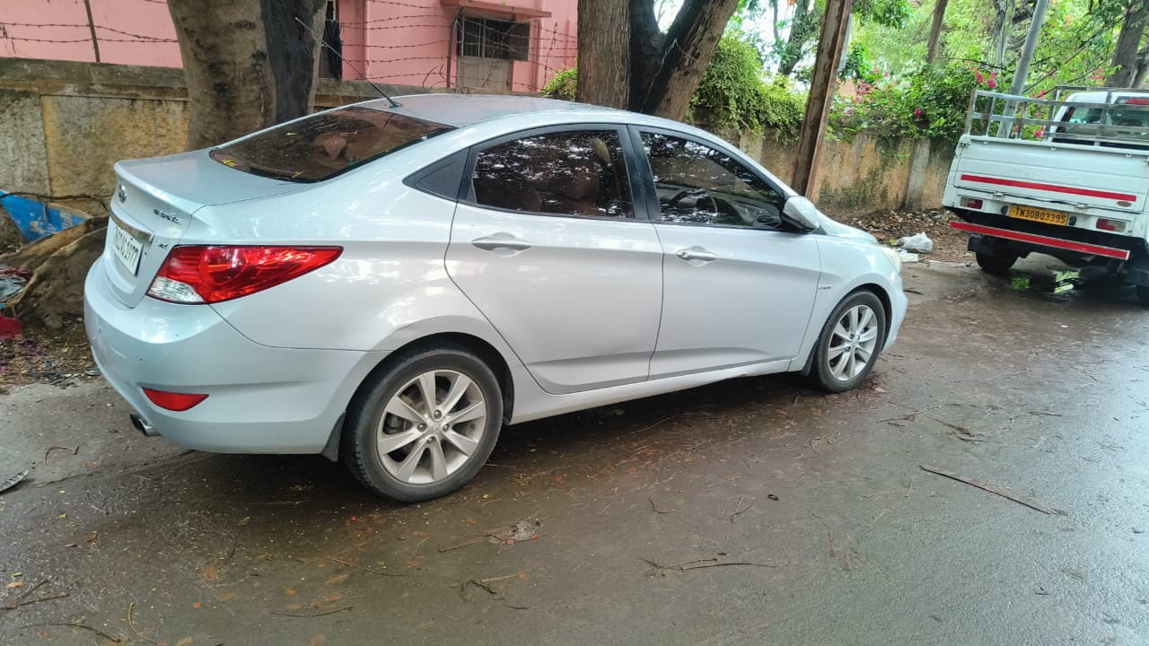 Hyundai Verna(2011-2015) Fluidic 1.6 Crdi Sx