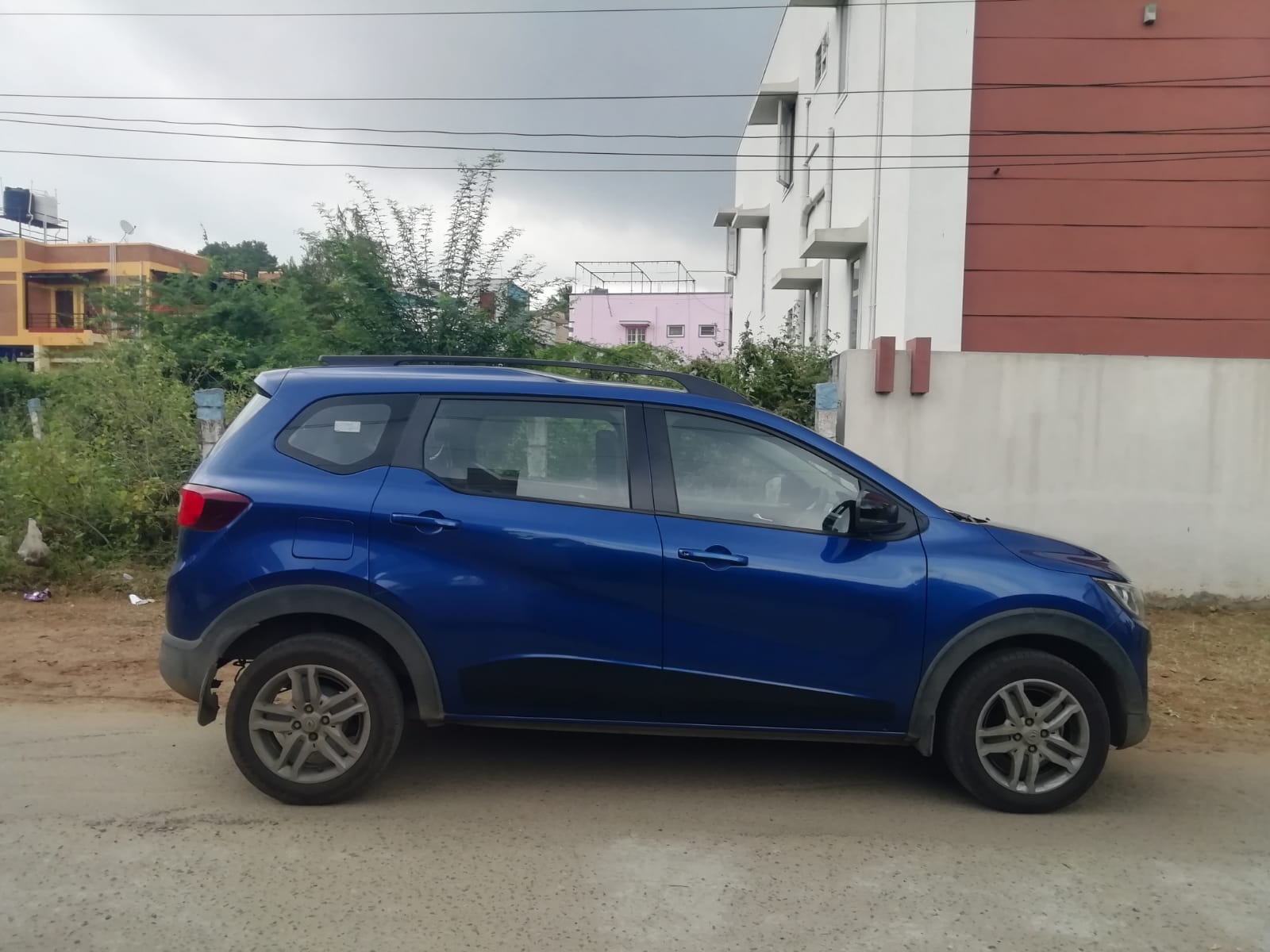 Renault Triber(2020-2023) Rxz Easy-r Amt