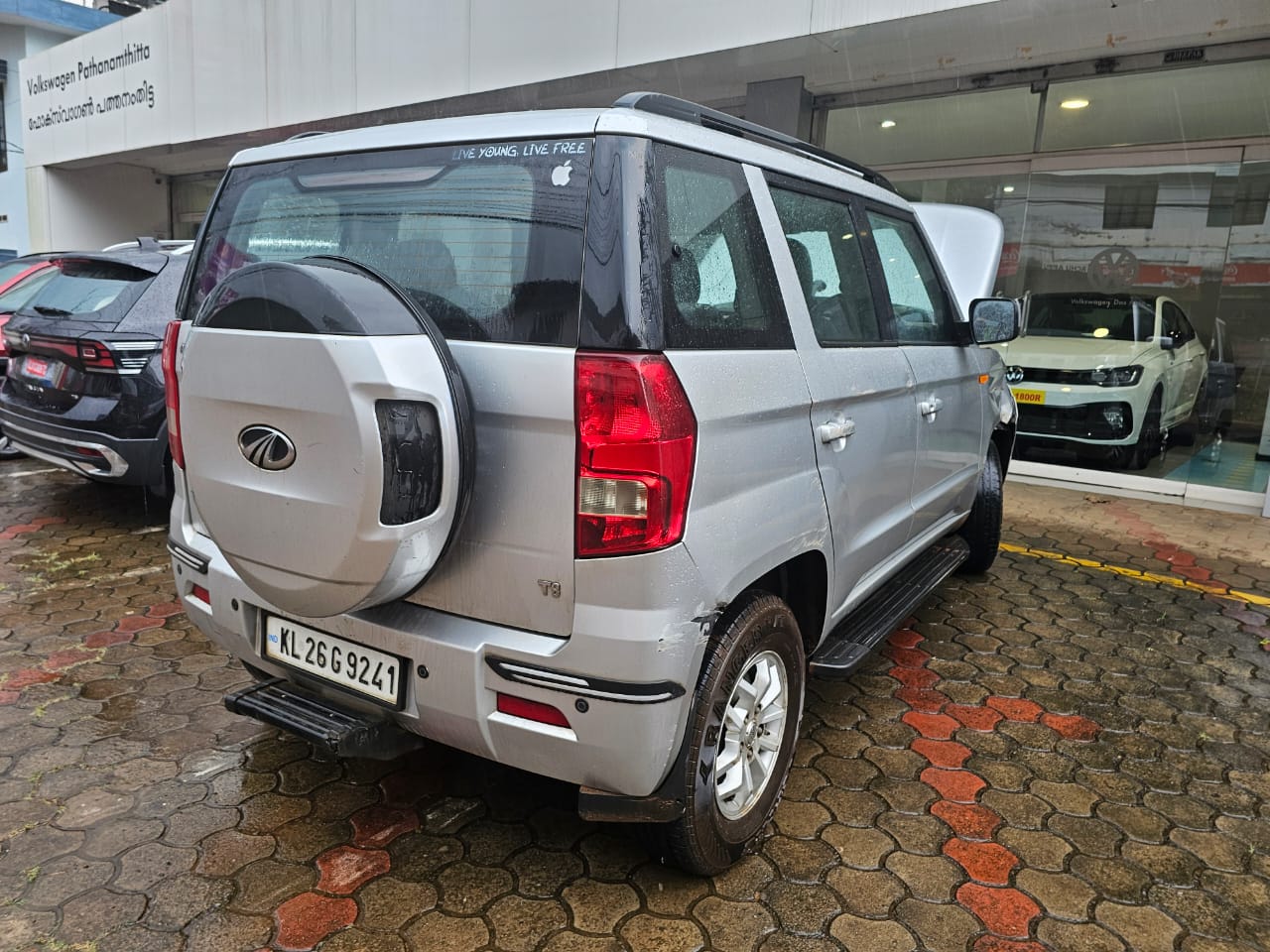 Mahindra Tuv300(2015-2019) T8 Mhawk 100