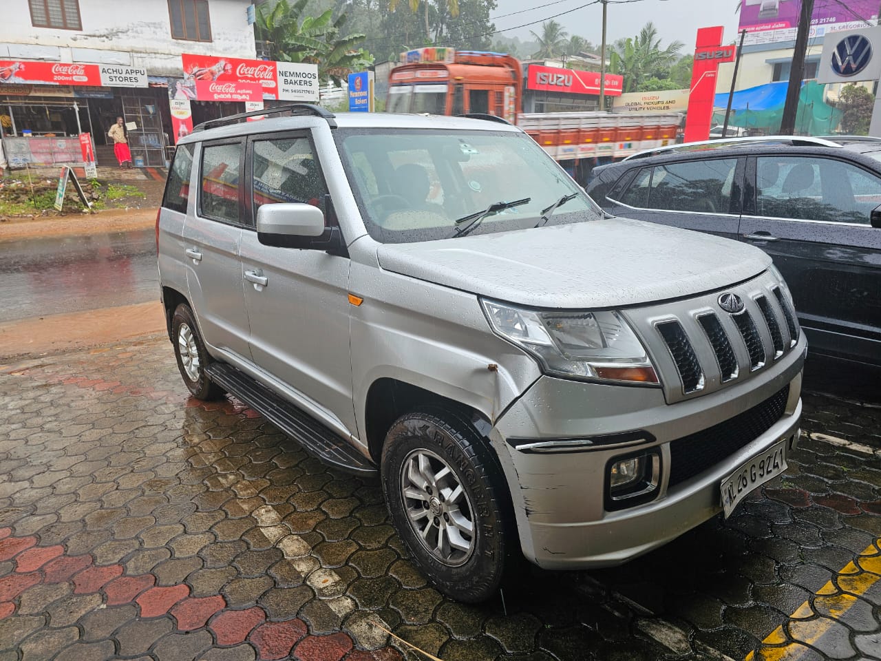 Mahindra Tuv300(2015-2019) T8 Mhawk 100