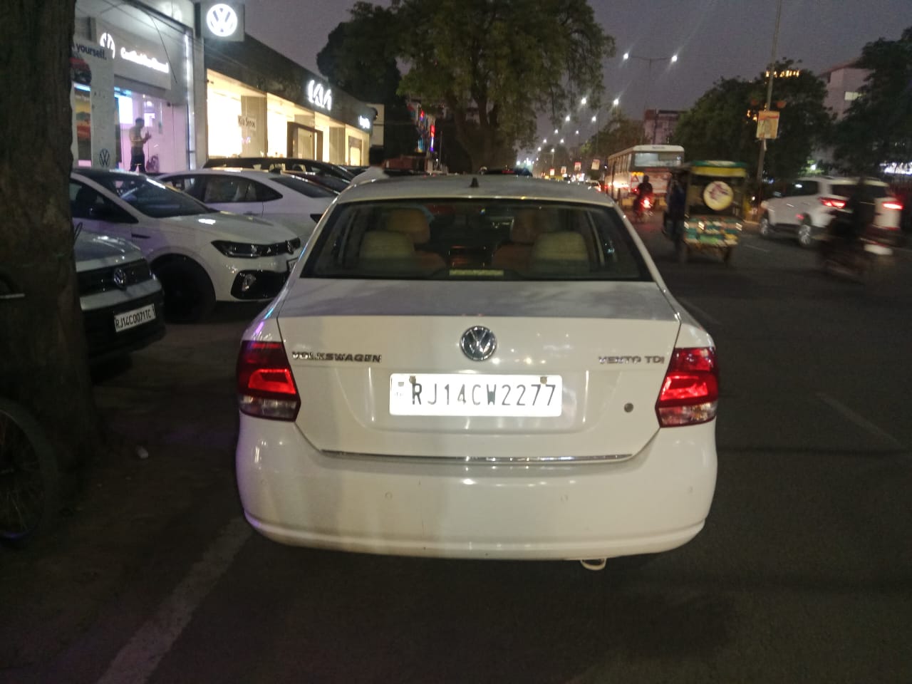 Volkswagen Vento(2012-2014) Highline Diesel