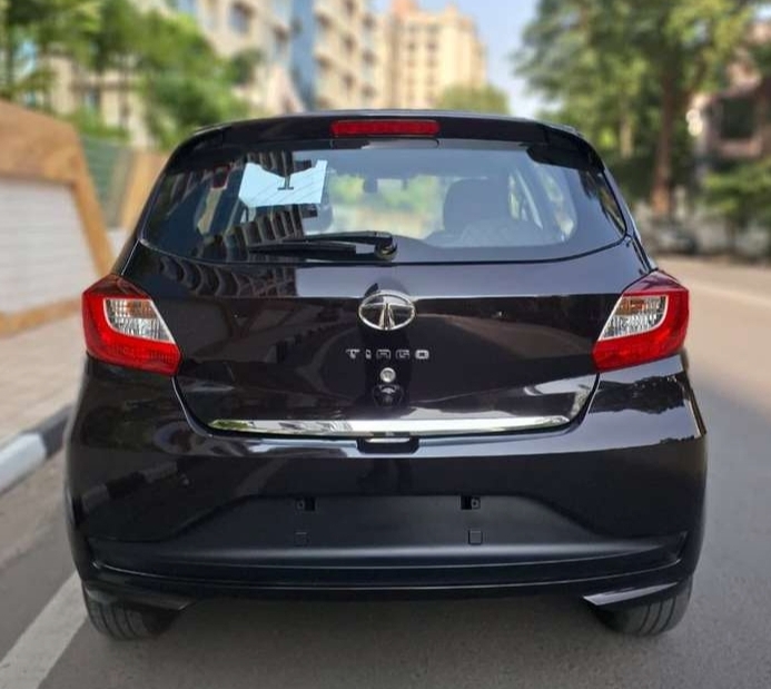 Tata Tiago Revotron Xza Plus