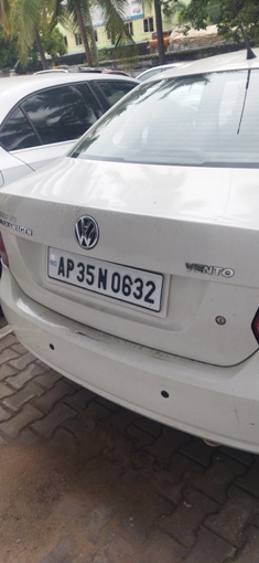 Volkswagen Vento(2010-2012) Trendline Petrol