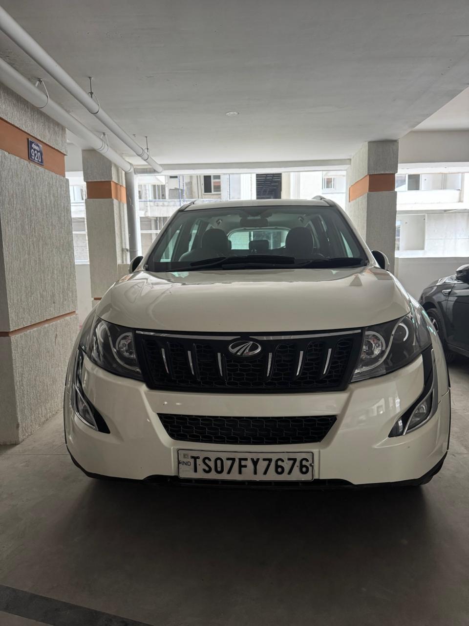 Mahindra Xuv500(2017-2018) W9