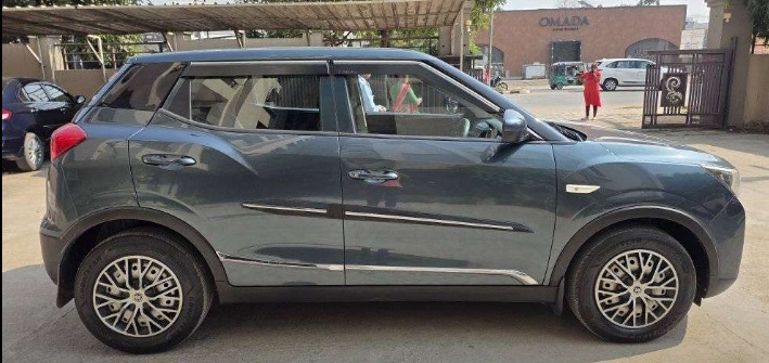 Mahindra Xuv300(2019-2020) 1.2 W8