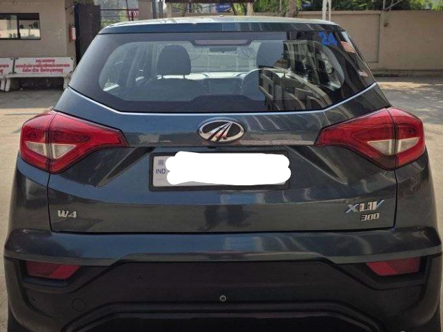 Mahindra Xuv300(2019-2020) 1.2 W8
