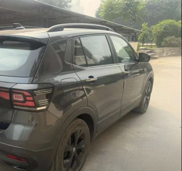 Volkswagen Taigun(2021-2023) Topline 1.0 Tsi At