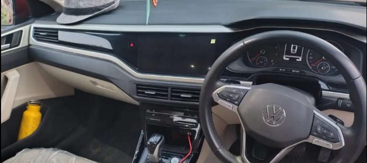 Volkswagen Taigun(2021-2023) Topline 1.0 Tsi At