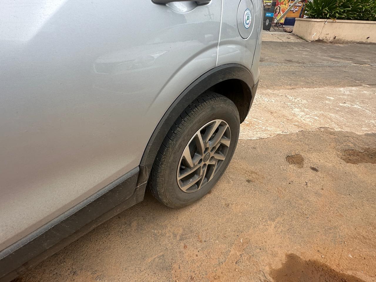 Mahindra Xuv300 1.2 W8 (o) Bs-vi