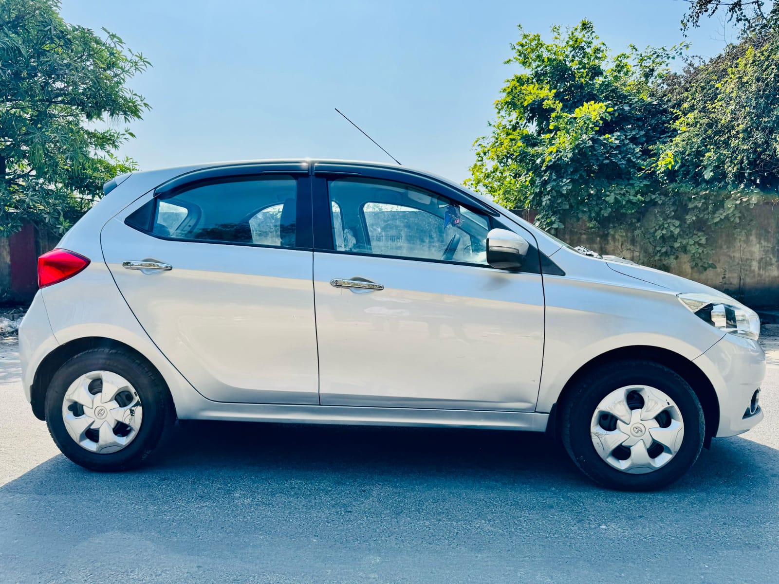 Tata Tiago(2016-2019) Revotron Xz