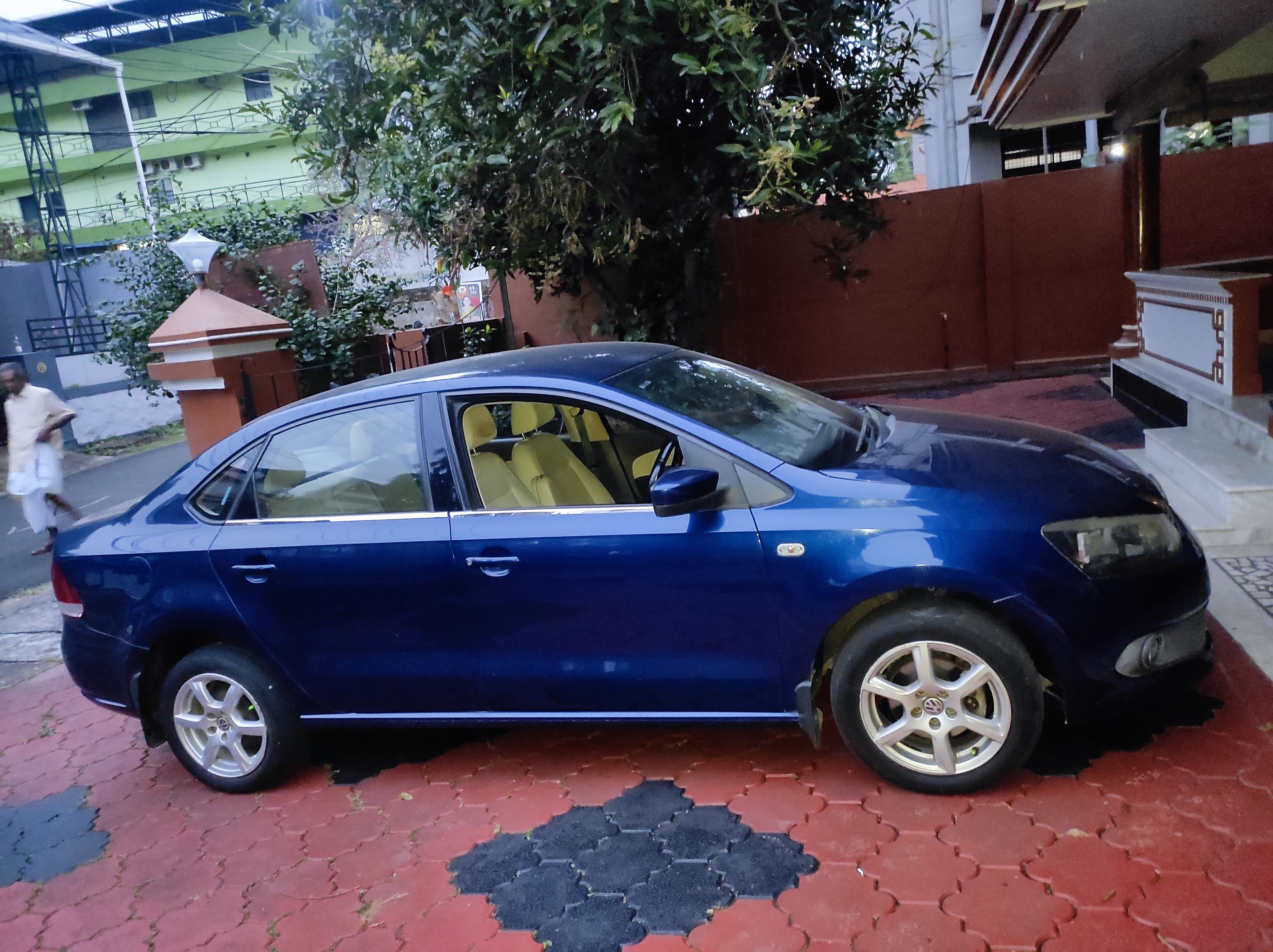 Volkswagen Vento(2012-2014) Highline Diesel