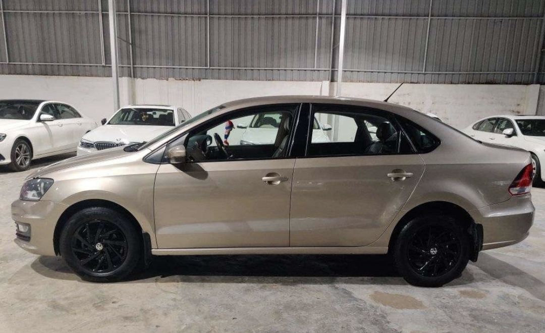 Volkswagen Vento(2015-2019) Highline Petrol