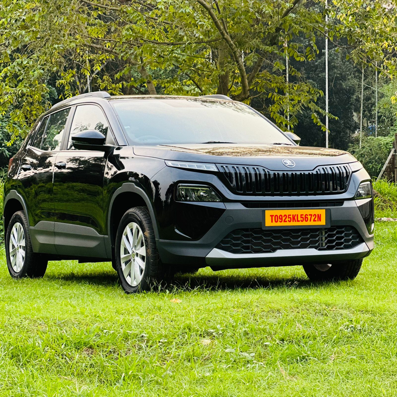 Skoda Kylaq Signature 1.0l Tsi Mt