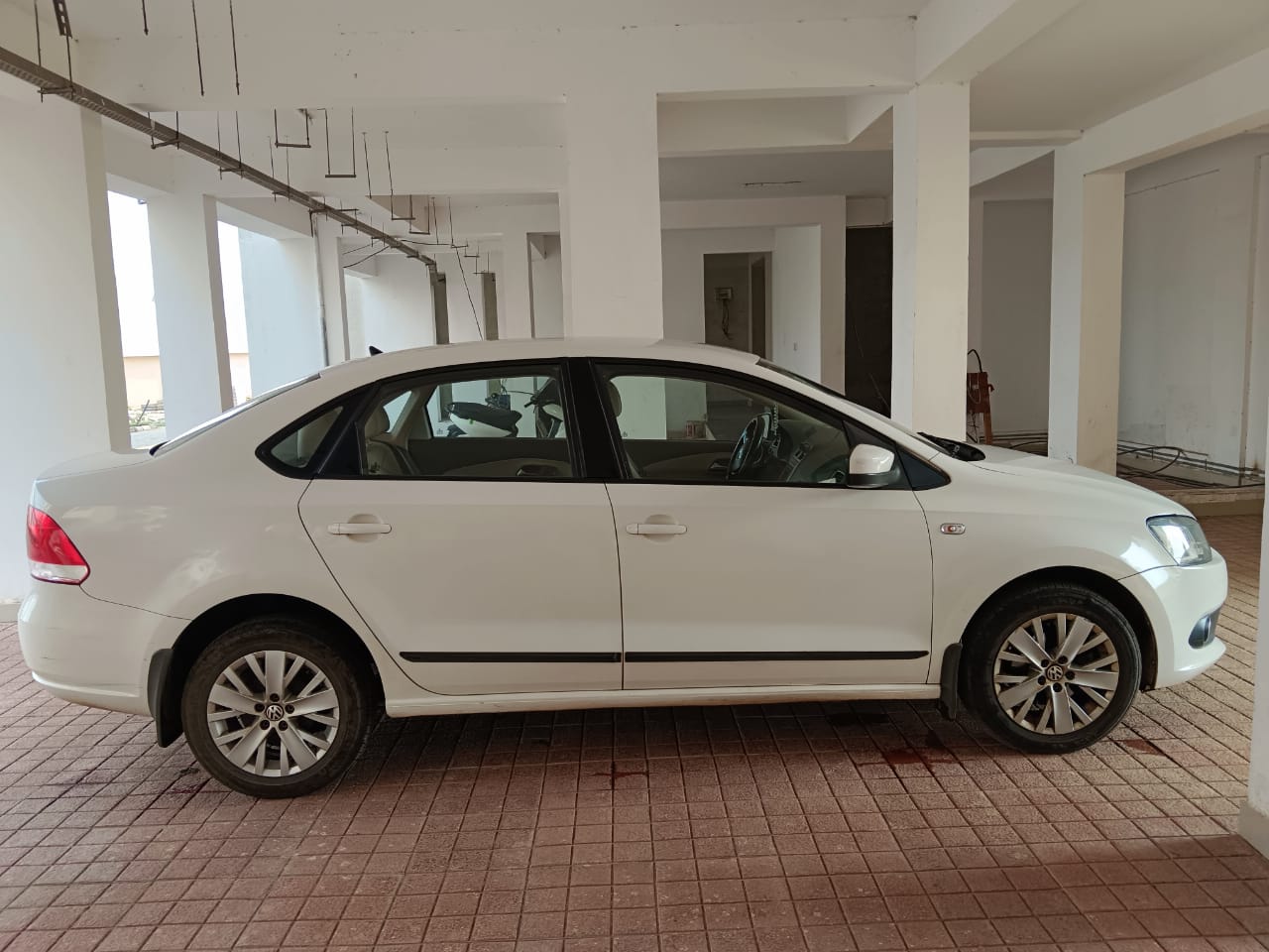 Volkswagen Vento(2014-2015) Highline Petrol At