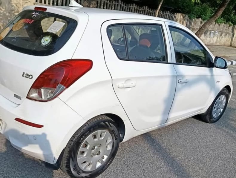 Hyundai I20(2012-2014) Sportz 1.4 Crdi