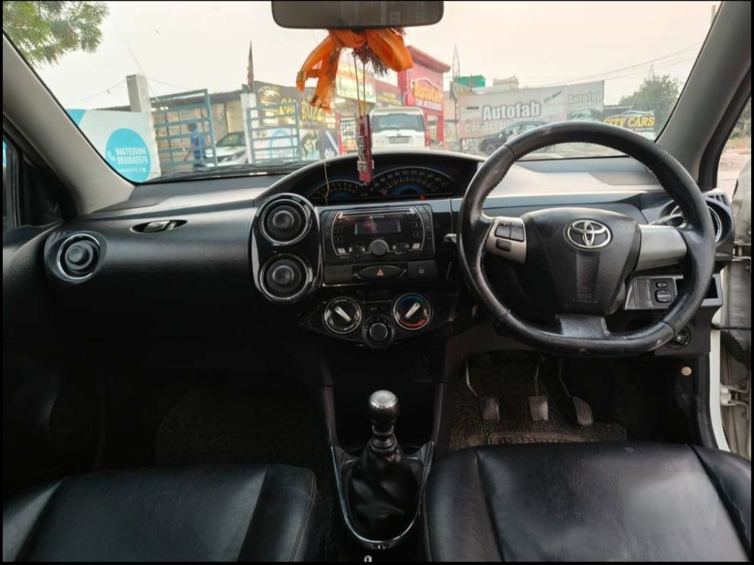 Hyundai Verna(2017-2020) 1.6 Vtvt Sx