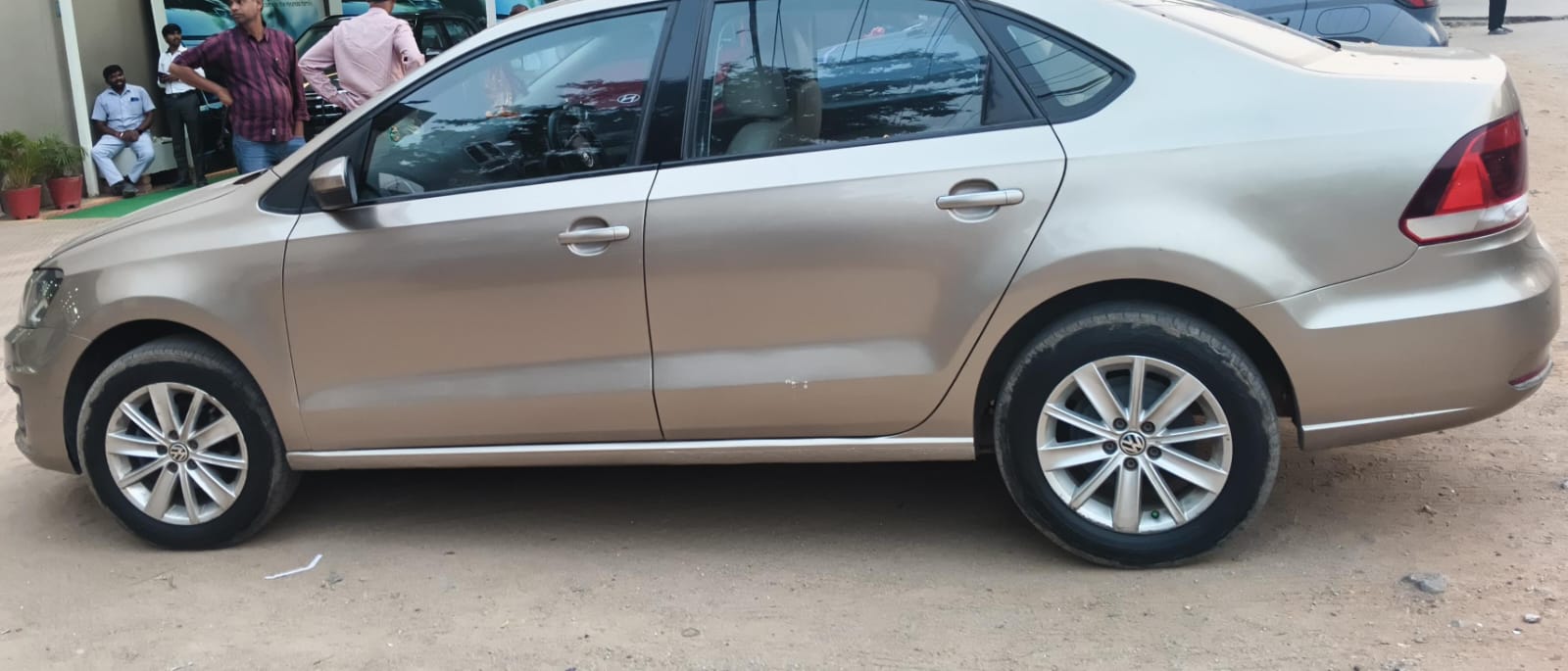 Volkswagen Vento(2015-2019) Highline Diesel At