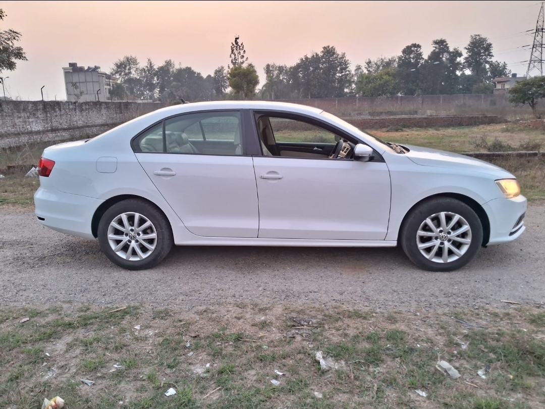 Volkswagen Jetta(2015-2017) Comfortline Tdi