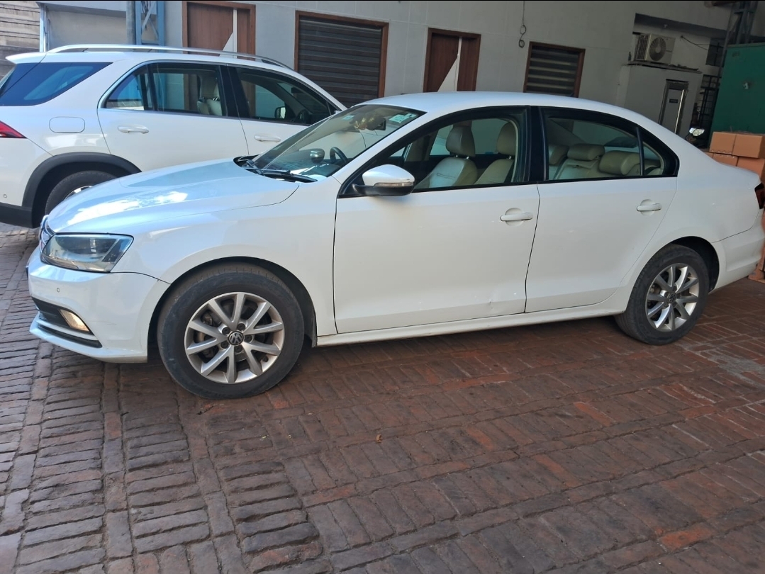 Volkswagen Jetta(2015-2017) Comfortline Tdi