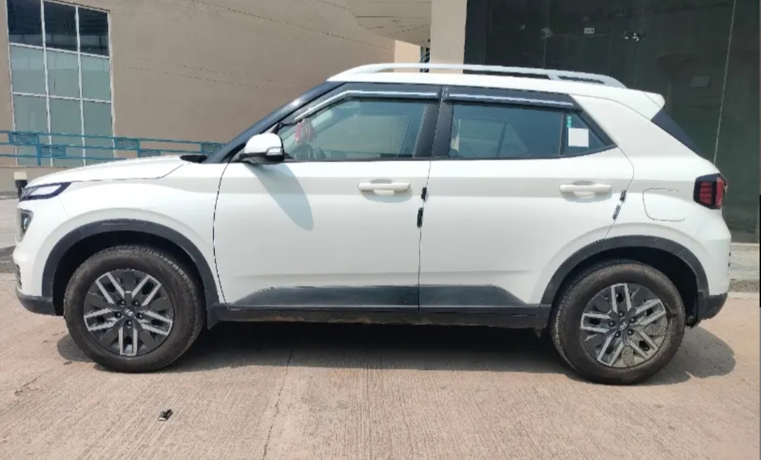 Hyundai Venue(2023-2025) Sx 1.2 Petrol