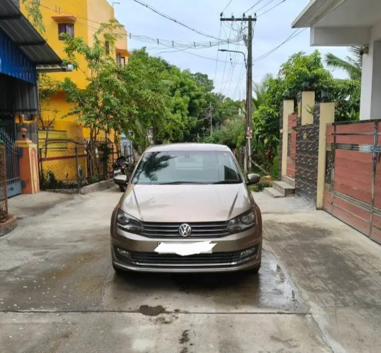 Volkswagen Vento(2012-2014) Highline Petrol At