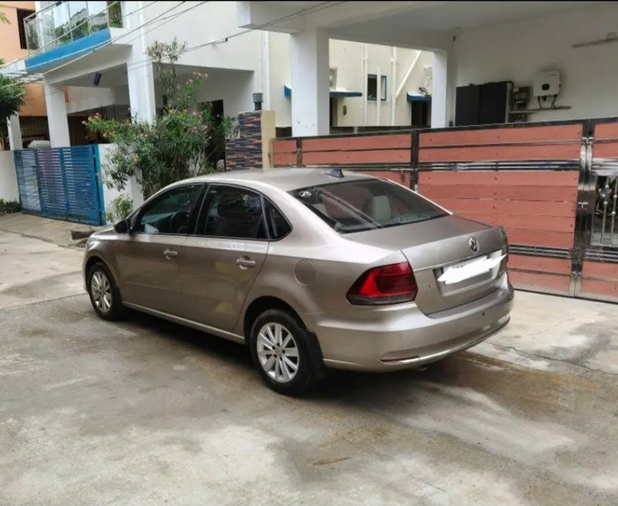 Volkswagen Vento(2012-2014) Highline Petrol At