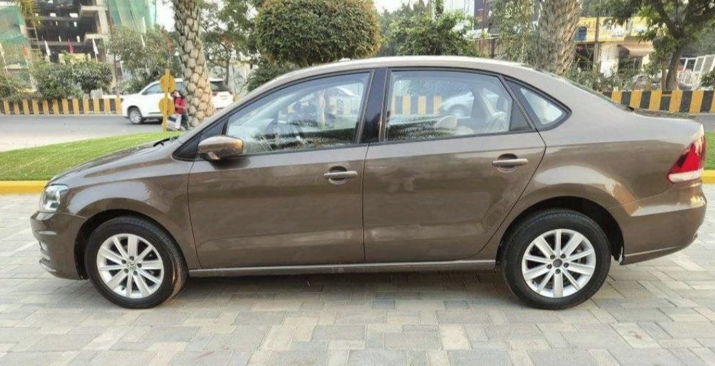 Volkswagen Vento(2015-2019) Highline Petrol