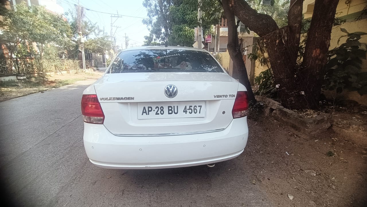 Volkswagen Vento(2010-2012) Highline Diesel