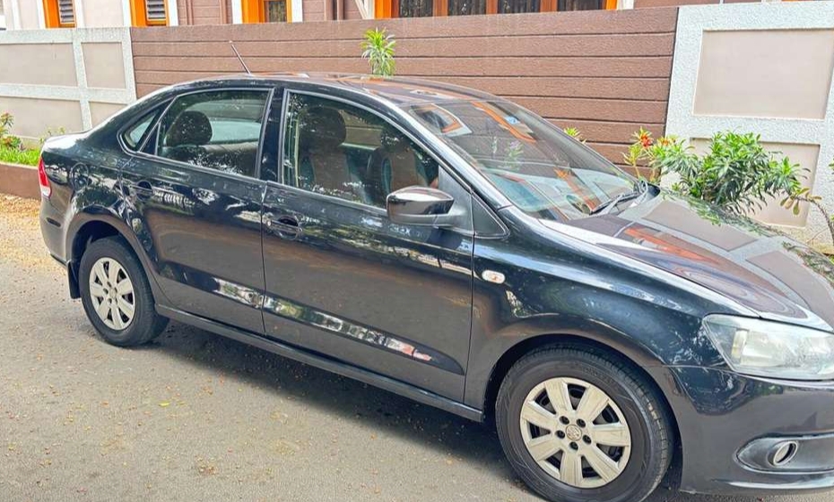 Volkswagen Vento(2010-2012) Highline Petrol