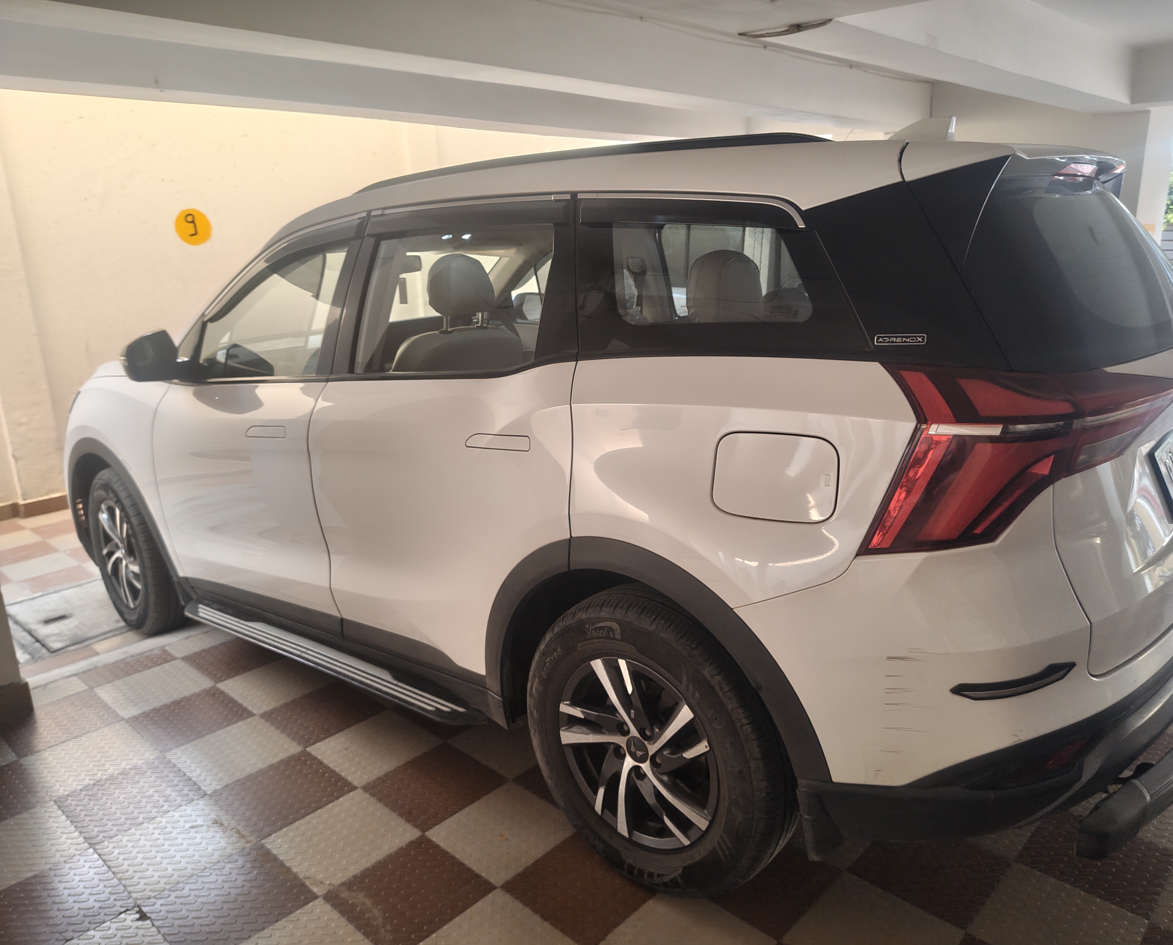 Mahindra Xuv700(2021-2024) Ax7 At