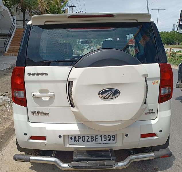 Mahindra Tuv300(2015-2019) T8 Amt