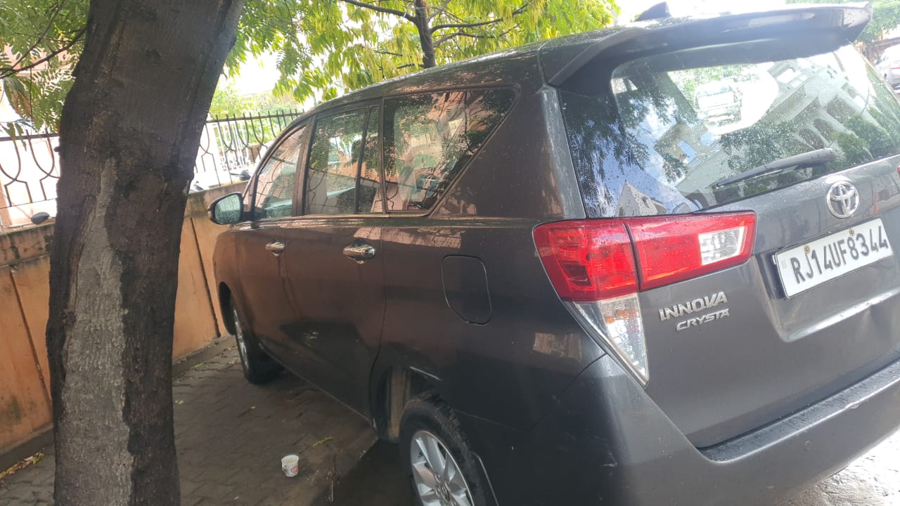 Toyota Innova Crysta(2016-2020) 2.4 Z 7 Str